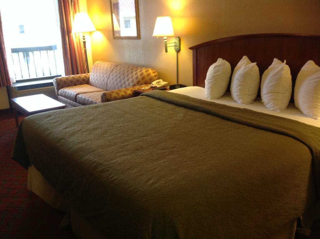 Quality Inn Дилън Екстериор снимка