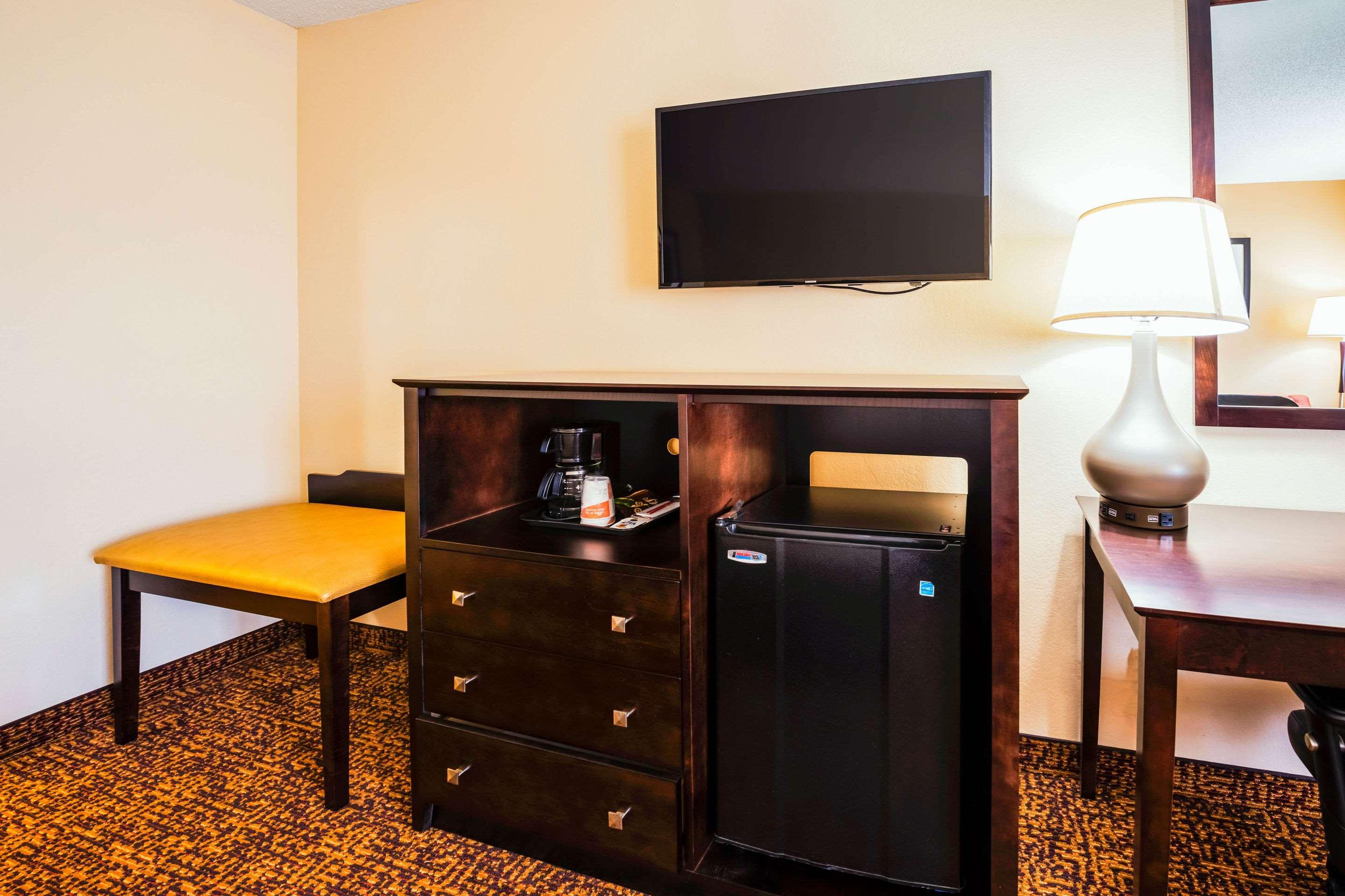 Quality Inn Дилън Екстериор снимка