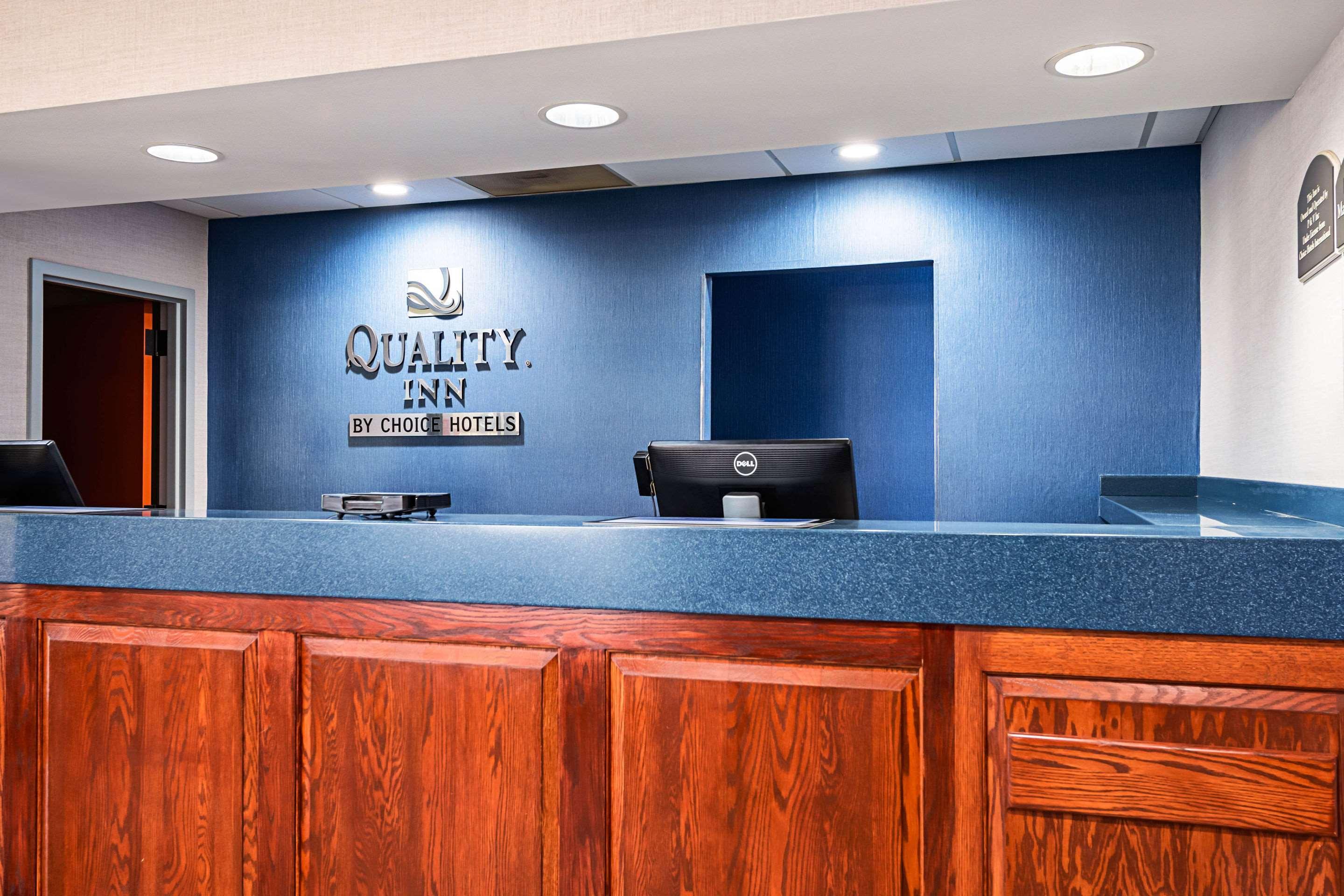 Quality Inn Дилън Екстериор снимка